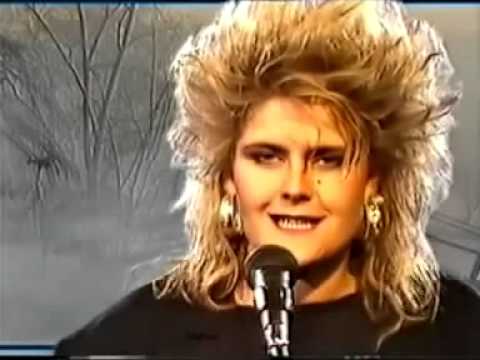 Alison Moyet - Weak In The Presence Of Beauty