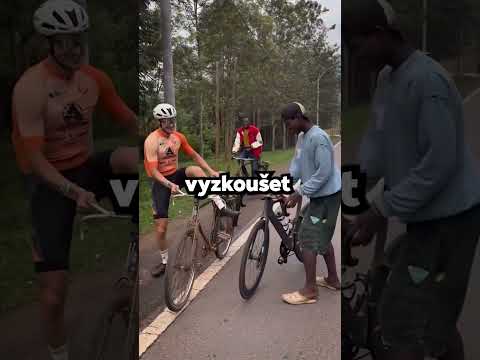 Tenhle Cyklista Udělal Něco Nečekaného! 🚴❤️