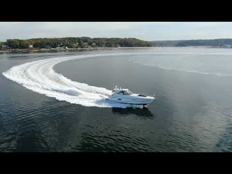 Cruisers-yachts 520-EXPRESS video