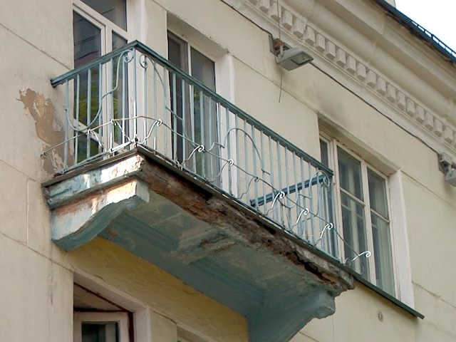 Опасный балкон