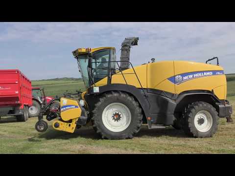 New Holland FR600 Self-Propelled Forage Harvester