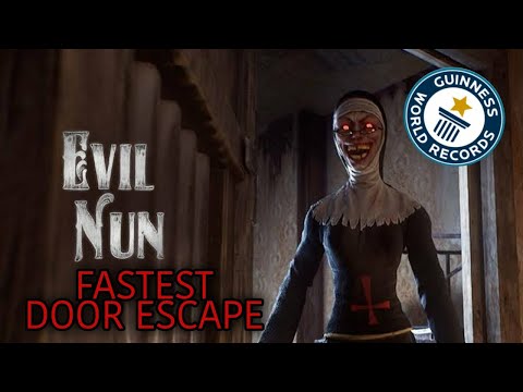 SenpaiSnake Escapes Evil Nun in Extreme Mode 😨