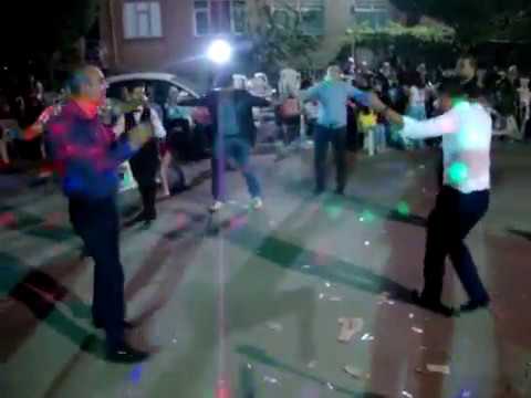 Aman döne döne yar geliyor