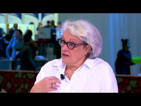 Dr. Niels Voigt talks with Dr. Catherine Boileau