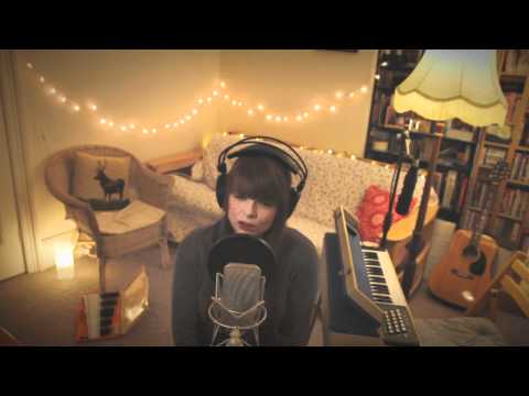 Song to fall in love to - Sophie Madeleine (Live from her living room)