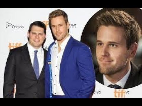 Dan Amboyer confirms he's gay by marrying boyfriend