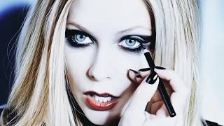 Avril Lavigne - Bad Girl (visualizer)