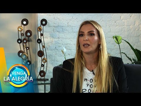 Angie didn't like being a solo artist after leaving Jeans, and she became a presenter. | Venga La...