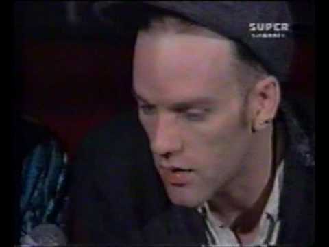 R.E.M. 1992-10 - All Mixed Up, Super Channel, Europe [Interview & Drive video premiere]