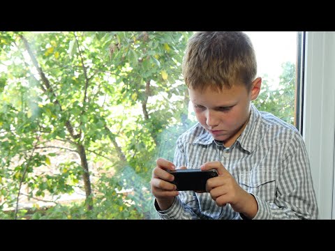 Pomozimo deci da zbog mobilnog ne izgube vezu sa stvarnošću