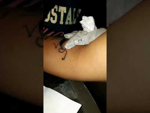 handpoked tattoo #3 (timelapse / 2 sessions)