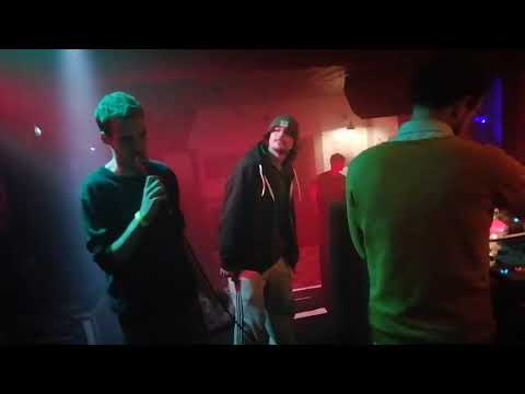 Universal love warrias feat. Sensi T & Shiva (Brainless) inna warm up stylee !