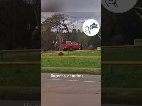 🚓 UN GESTO DE COMPAÑÍA Y HUMANIDAD QUE EMOCIONA EN NUEVA IMPERIAL