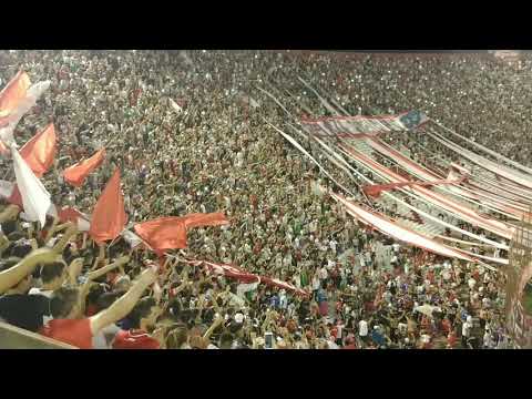 "La banda de la Quema no te falla. C.A Huracan" Barra: La Banda de la Quema &bull; Club: Huracán