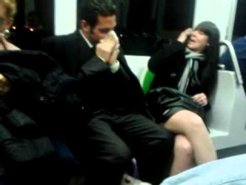 Jose Angel estornuda en el metro  y asusta a una pasajera.SemanaSanta2012