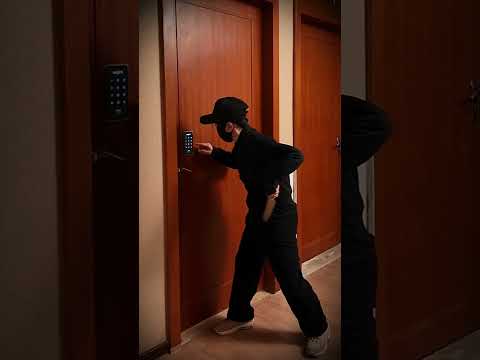 Poison Flower Trap — Saved by a Door Stopper #shorts