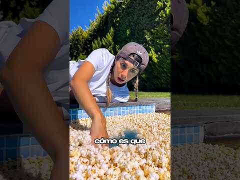 😱 ¡MI PISCINA SE LLENÓ DE PALOMITAS! 🍿🏊‍♂️ ¿CÓMO PASÓ ESTO?