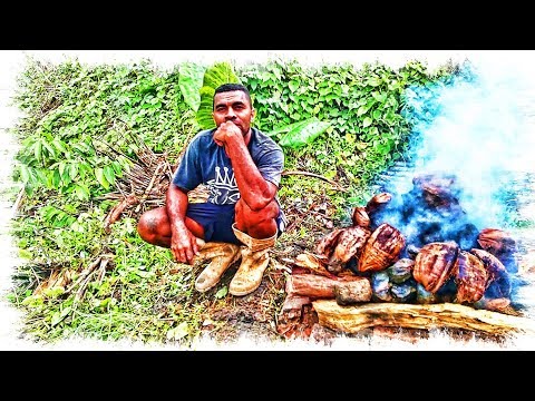 Pacific Movies 💗 How to Bake whole Chicken and Vegetables in the Earth Oven 💗💗 Fijian Technology