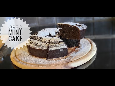 Oreo Mint Cake. It's simple and easy to make. #mintcake #oreomintcake #cake #oreocake
