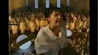 Björk - Anchor Song Live w/The Europe Choir