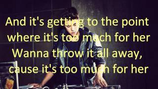 Justin Bieber - She Don&#39;t Like The Lights (with Lyrics)