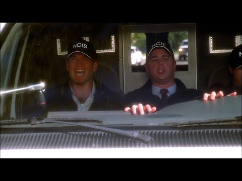 NCIS 3X04: Ziva’s driving