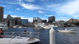 preview picture of video 'Baltimore Inner Harbor. Boats. Traffic.'
