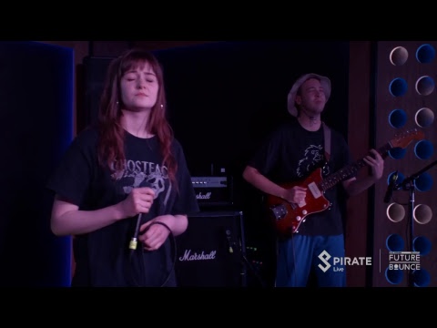 Biig Piig - Roses and Gold (Live)