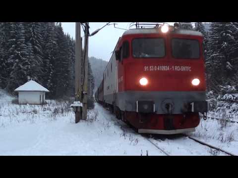 EA924 intra in statia Larion cu trenul R4206 Bistrita Nord - Vatra Dornei - 06.12.2017