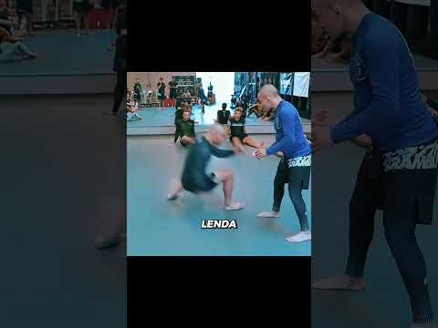 Mikey Musumeci parecia inofensivo, até finalizar uma lenda japonesa.