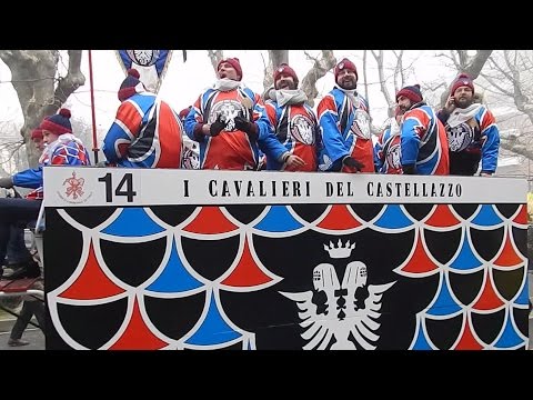 Cavalieri del Castellazzo carro da getto - Carnevale Ivrea 2015