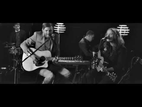 Komm Wir Stehlen Uns Davon - Samuel Harfst
