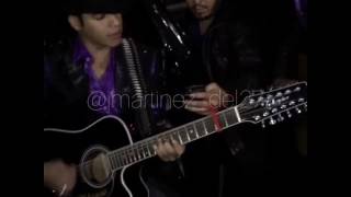 Ariel Camacho cantando &quot;Recargado En Una Palma&quot;