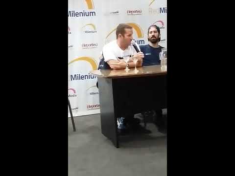 Handball.Eduardo Gallardo (DT) Federico Pizarro (jugador)