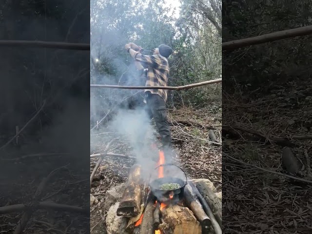 Vídeo relacionado con Bota de Vino 1 L Edición Especial en Piel Vacuno Marrón con Interior en Látex Sin Goteo Cantimplora para transportar y conservar bebidas