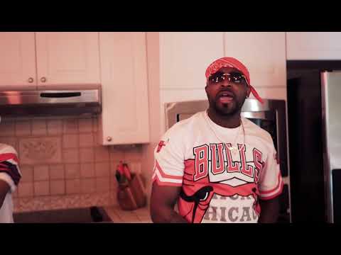 BagMan Lynch Feat. Flow - Roll Up My Weed Official Video