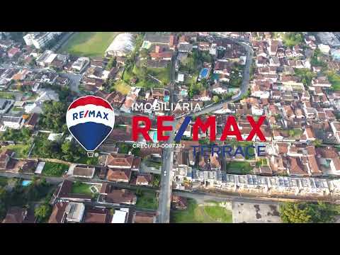 Cobertura duplex à venda com 3 quartos, sendo 1 suíte, em Petrópolis-RJ. R$ 990.000,00