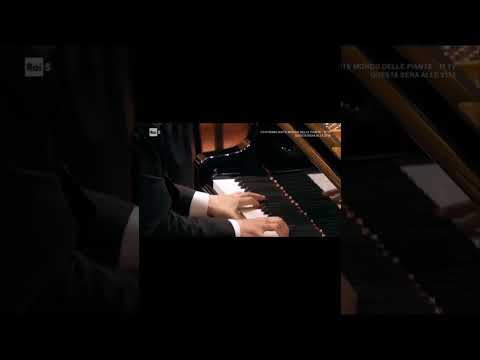 When you max out ur left hand #classicalmusic #piano #rachmaninov