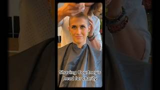 Download lagu 💖 Brave Woman Shaves Her Head for Hair Donation #shorts mp3 Download lagu 💖 Brave Woman Shaves Her Head for Hair Donation #shorts mp3