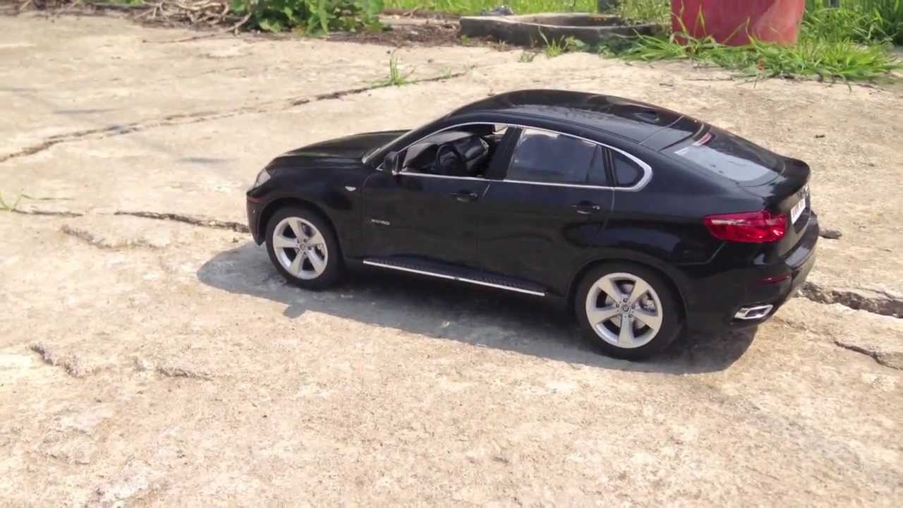 RC auto BMW X6, červená