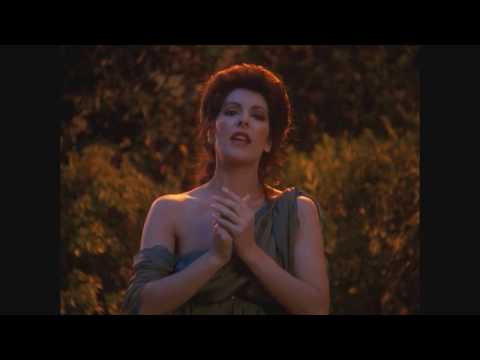 The Real Reason Everyone Stopped Using Hologram Communication Shortly After Star Trek Discovery