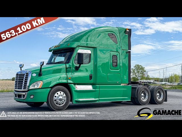 2015 FREIGHTLINER CASCADIA HIGHWAY / SLEEPER TRUCK / TRACTOR in Heavy Trucks in Oshawa / Durham Region