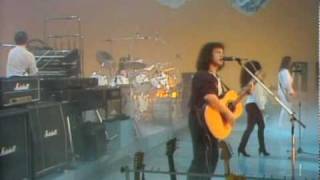 matia bazar - c'e tutto un mondo intorno (HQ stereo)