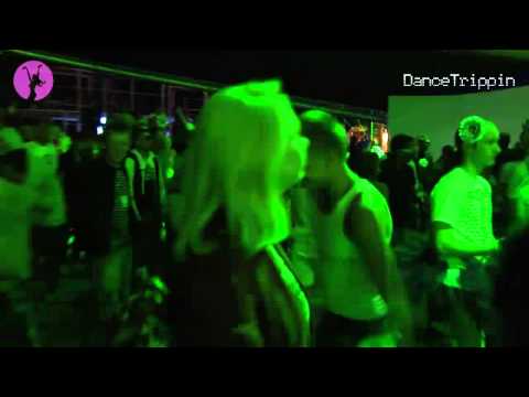 DJ Chus & Rob Mirage - Still Beatin' [played by Serge Devant]