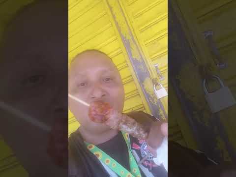 famoso churrasquinho comida de rua isso fica aqui no Amazonas Manaus eu sou do Norte uma delícia
