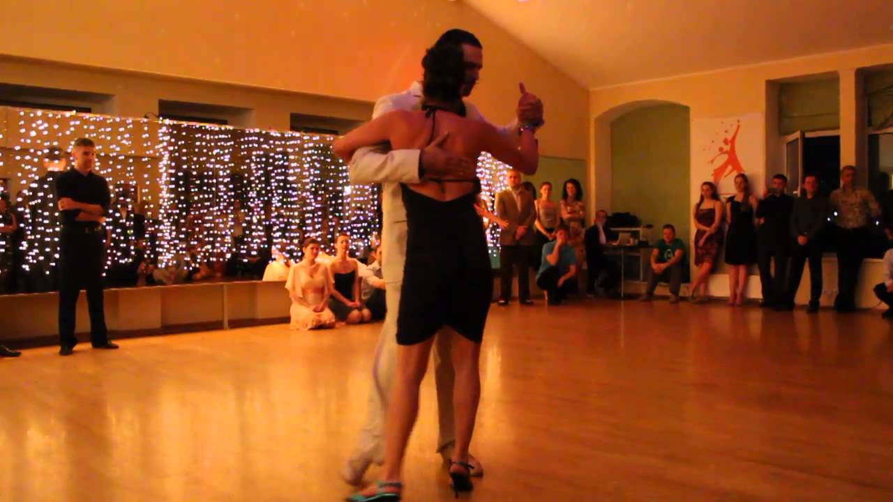 Gustavo Guarnieri y Gabriela Perea Demichellis, milonga Ihorevska, Kiev, 1