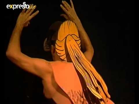 Quick-change Origami Artist on eXpresso