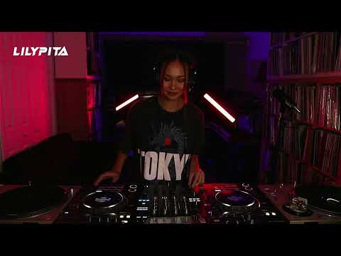 Lily Pita - Club Deep house, Tech House and More