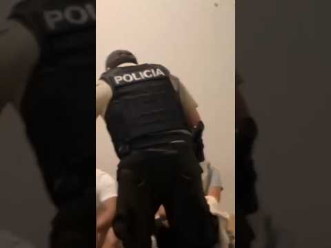 Se delataron solos: allanamiento, fuga y dos liberados en Los Ríos #noticiasecuador #policiaecuador
