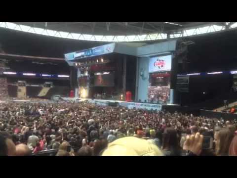 Labrinth and Ella Henderson at Capital Summetime Ball 2013